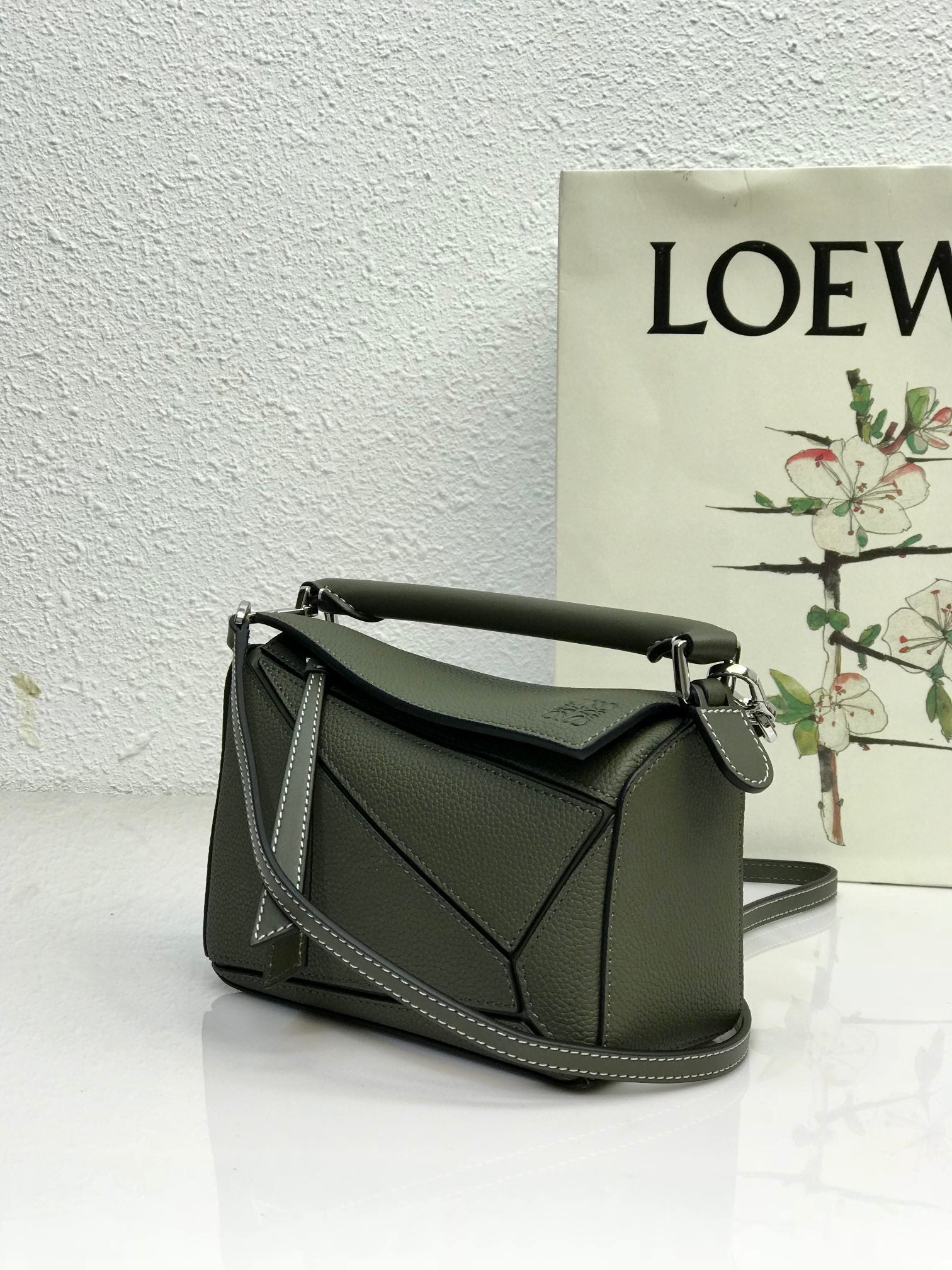 LOE MINI 18 PUZZLE BAG IN JUNIPER GREEN CALFSKIN mysite