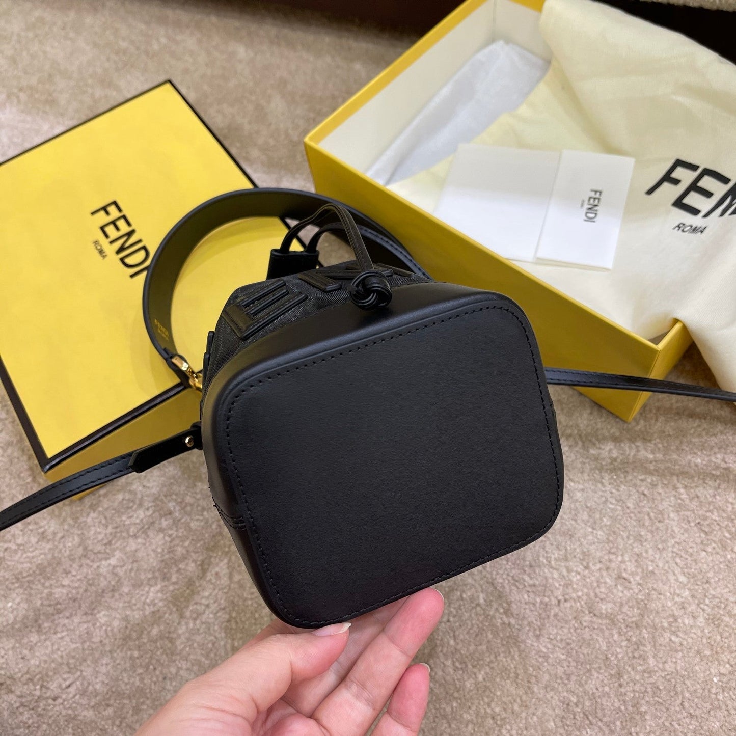 MON TRESOR 18 IN BLACK CALFSKIN AND MESH mysite