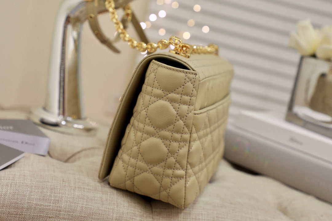 LARGE CARO BAG 28 LIGHT BEIGE CALFSKIN mysite