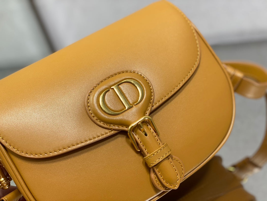 MEDIUM CD BOBBY 22CM BROWN CALFSKIN GOLD HARDWARE mysite