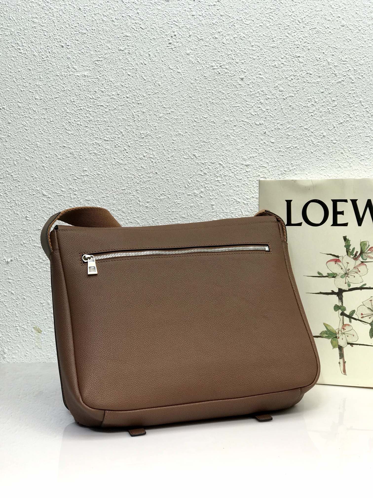 LOE 33 XS MILITARY MESSENGER BAG IN WINTER BROWN CALFSKIN AND JACQUARD mysite