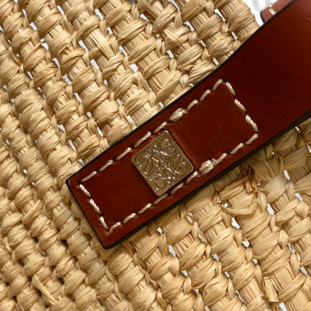LOE SQUARE BASKET BAG 28 IN NATURAL RAFFIA AND CHOCOLATE BROWN CALFSKIN mysite