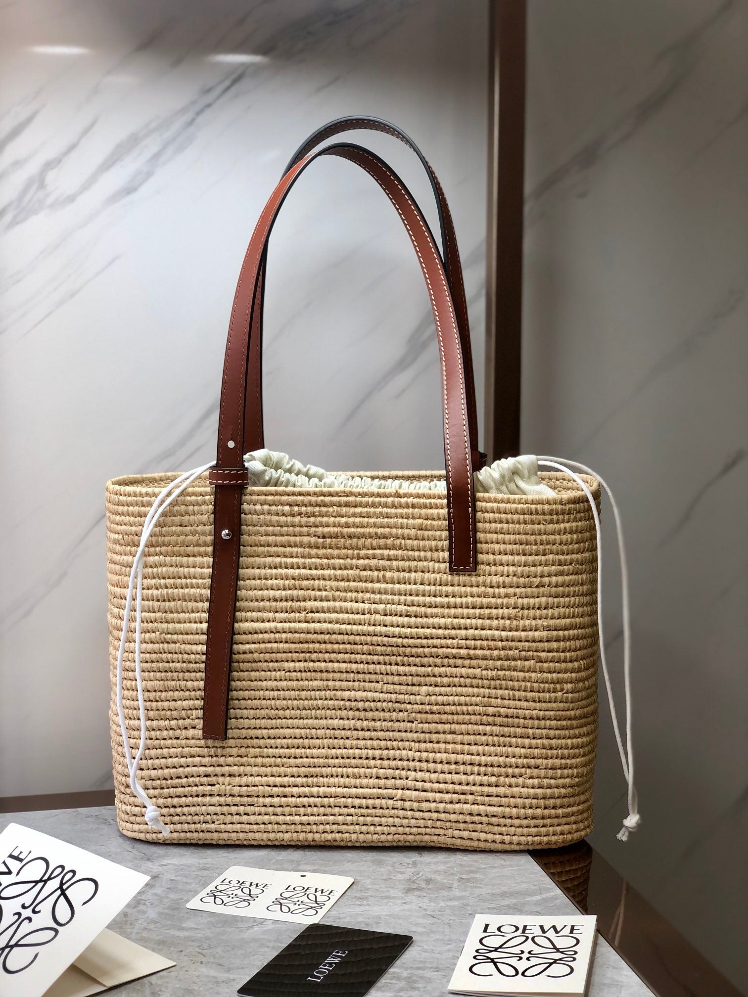 LOE SQUARE BASKET BAG 28 IN NATURAL RAFFIA AND CHOCOLATE BROWN CALFSKIN mysite