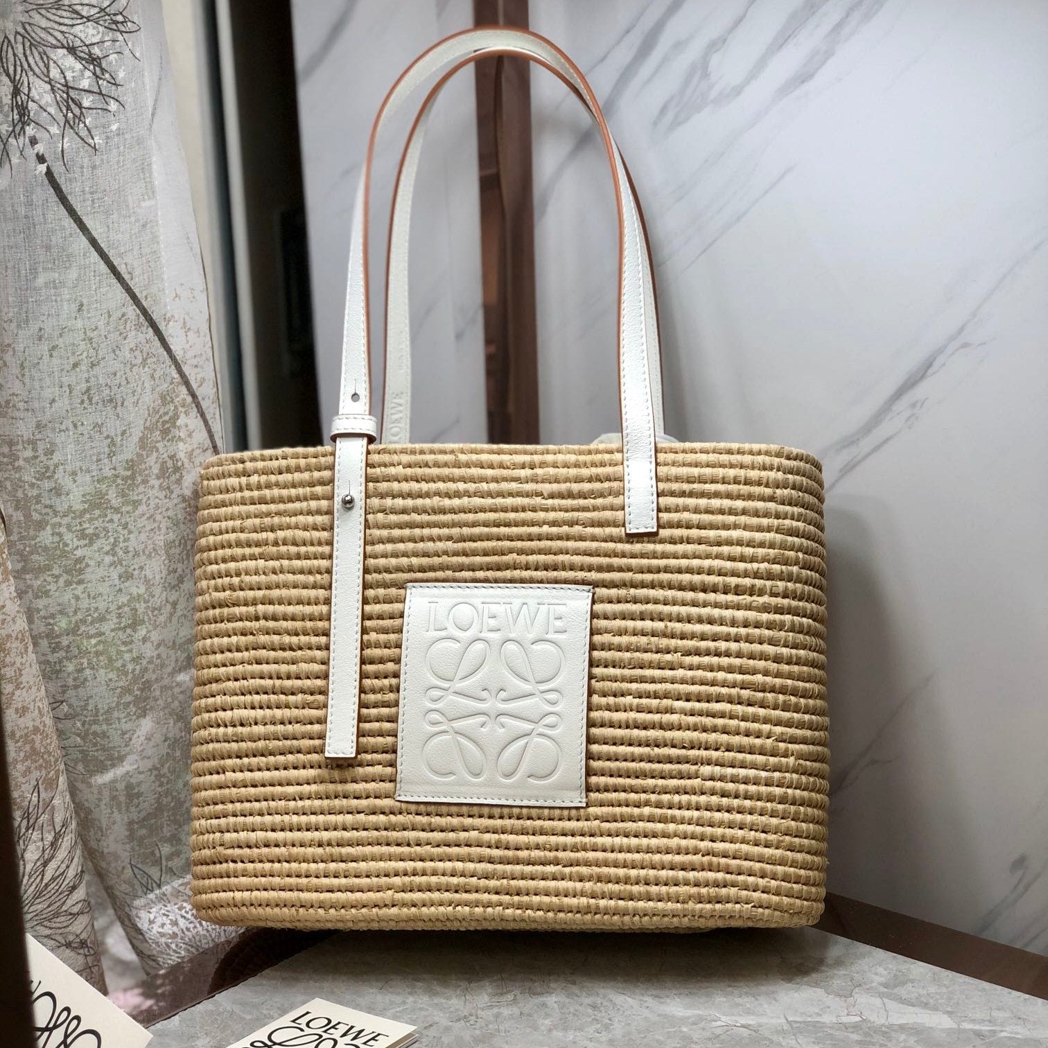 LOE SQUARE BASKET BAG 28 IN NATURAL RAFFIA AND WHITE CALFSKIN mysite
