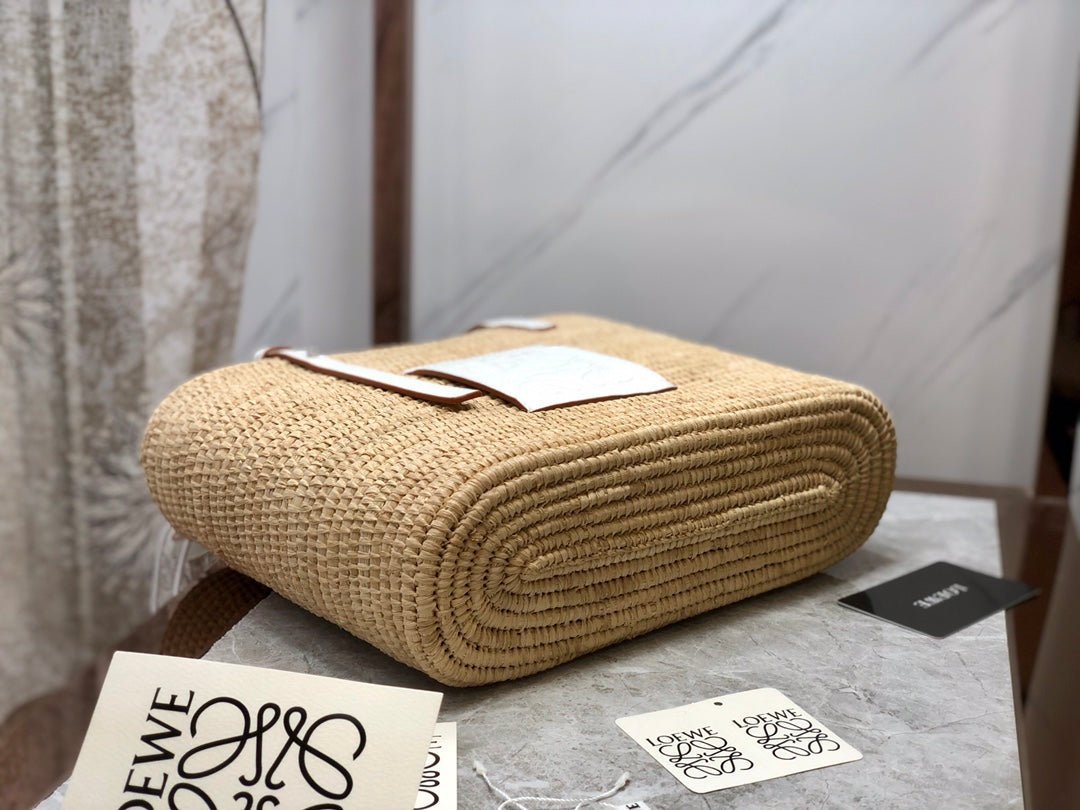 LOE SQUARE BASKET BAG 28 IN NATURAL RAFFIA AND WHITE CALFSKIN mysite