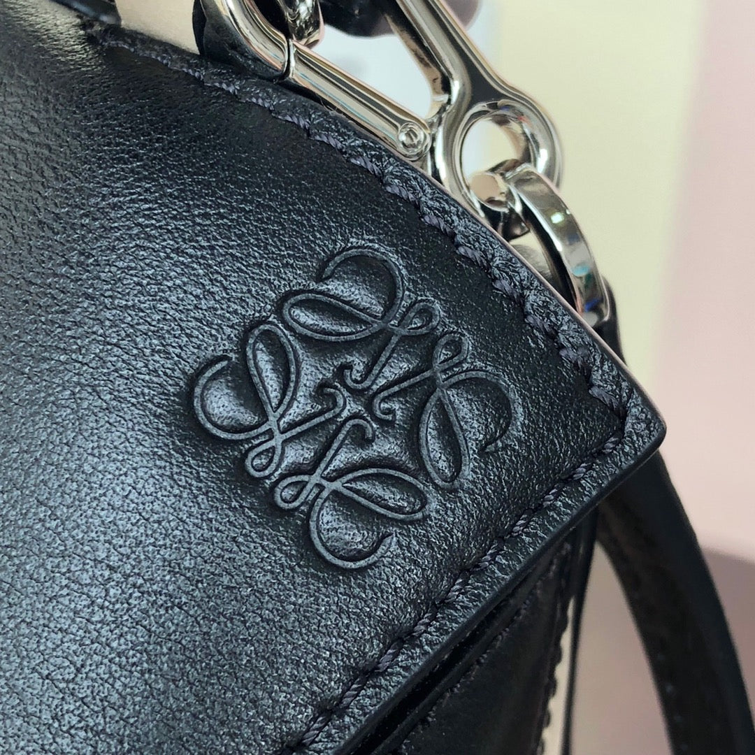 LOE MINI 18 PUZZLE BAG IN WHITE MIX BLACK CALFSKIN mysite