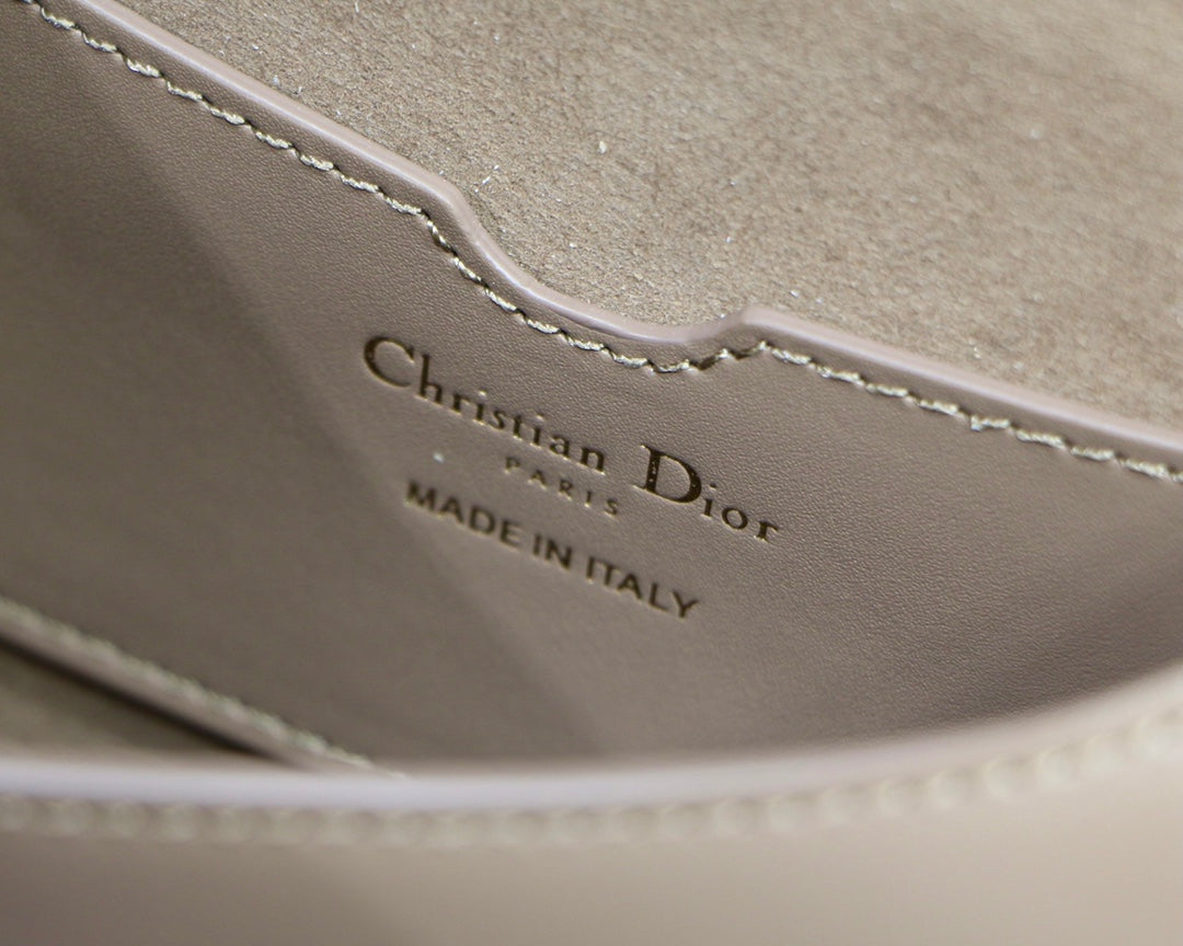 MEDIUM CD BOBBY 22CM DARK BROWN CALFSKIN GOLD HARDWARE mysite