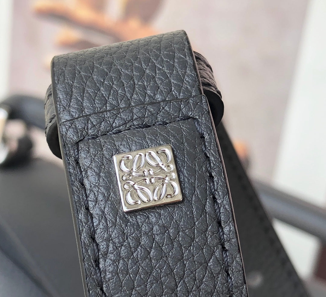 SMALL PUZZLE 24 BAG IN CLASSIC BLACK CALFSKIN mysite