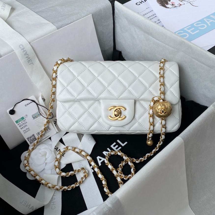 Classic Mini Flap Bag 20cm White Lambskin Gold Hardware mysite