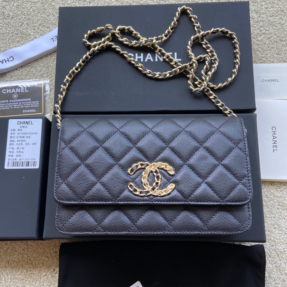 Classic Woc 20cm Black Grained Calfskin Leather CC mysite