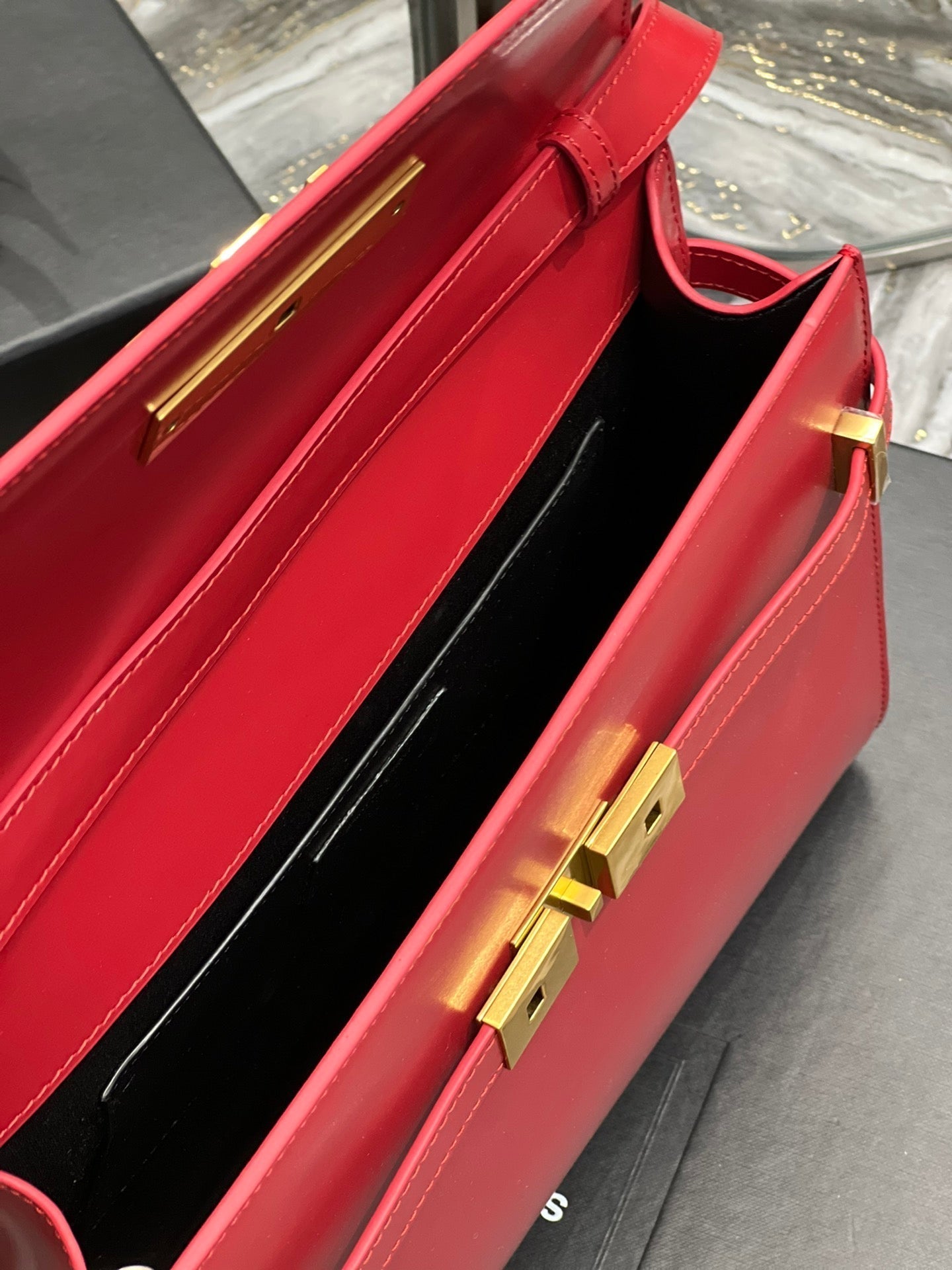 MAHATTAN IN BOX 29 RED CALFSKIN GOLD HARDWARE mysite