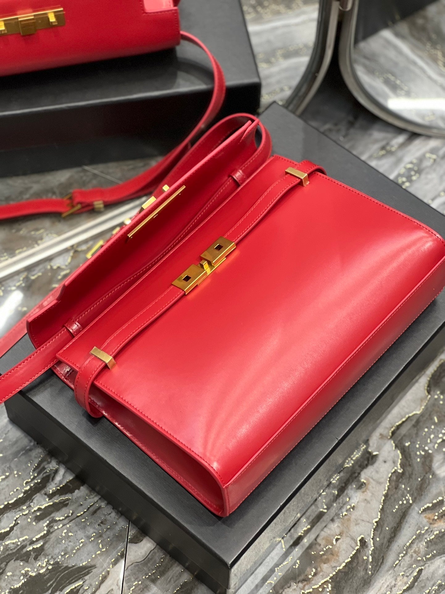 MAHATTAN IN BOX 29 RED CALFSKIN GOLD HARDWARE mysite