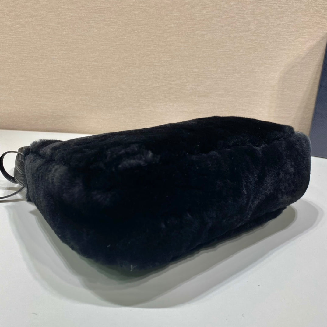 HOBO BAG 23 IN BLACK RABBIT FUR mysite