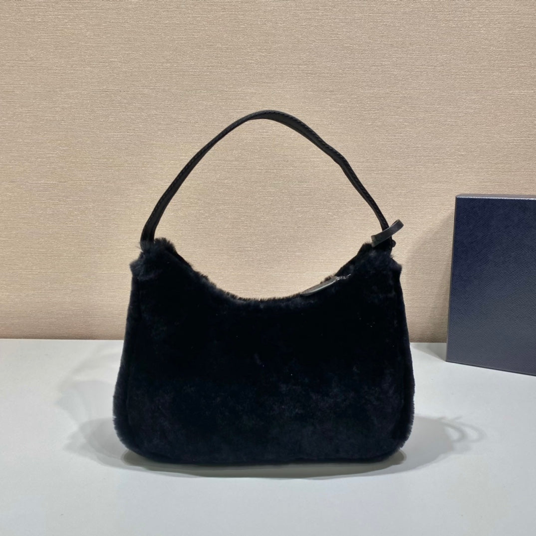 HOBO BAG 23 IN BLACK RABBIT FUR mysite