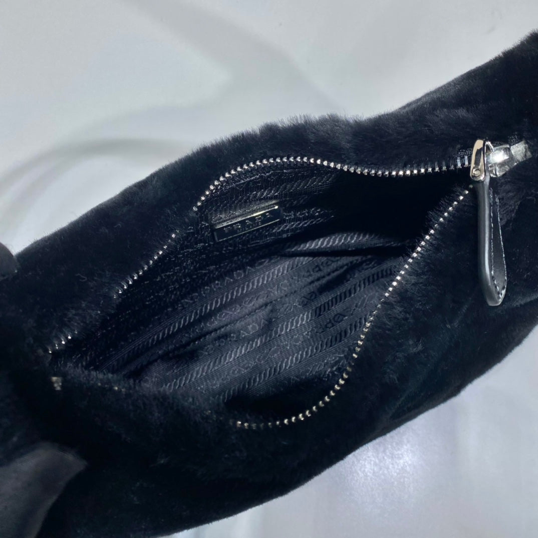 HOBO BAG 23 IN BLACK RABBIT FUR mysite