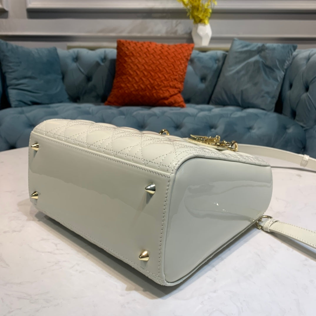 medium lady 24 white lambskin mysite