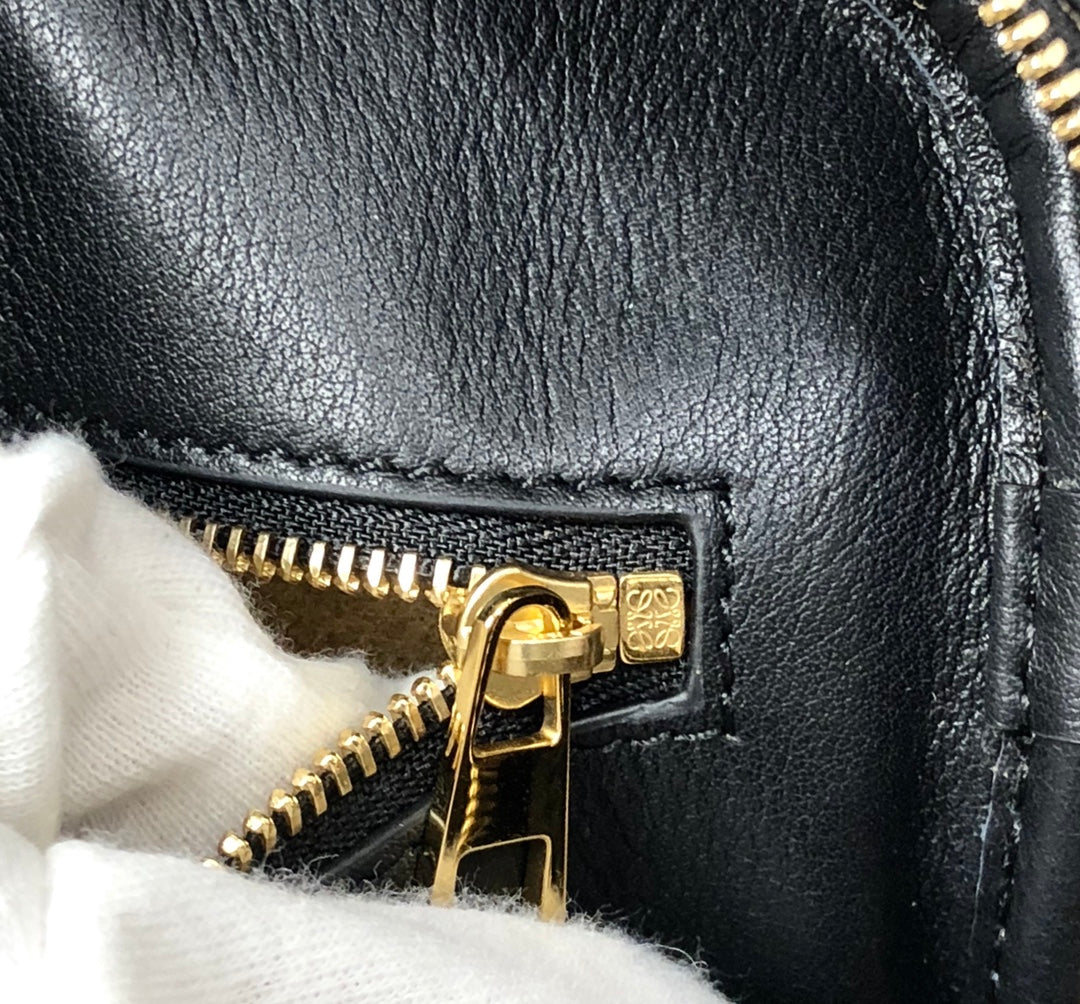 LOE AMAZONA 28 BAG IN BLACK CALFSKIN AND BEIGE MONOGRAM FABRIC mysite