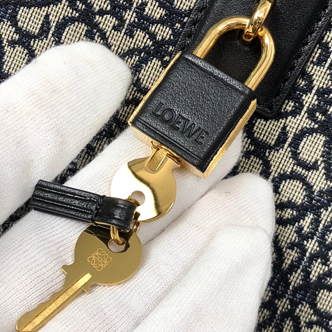 LOE AMAZONA 28 BAG IN BLACK CALFSKIN AND BEIGE MONOGRAM FABRIC mysite