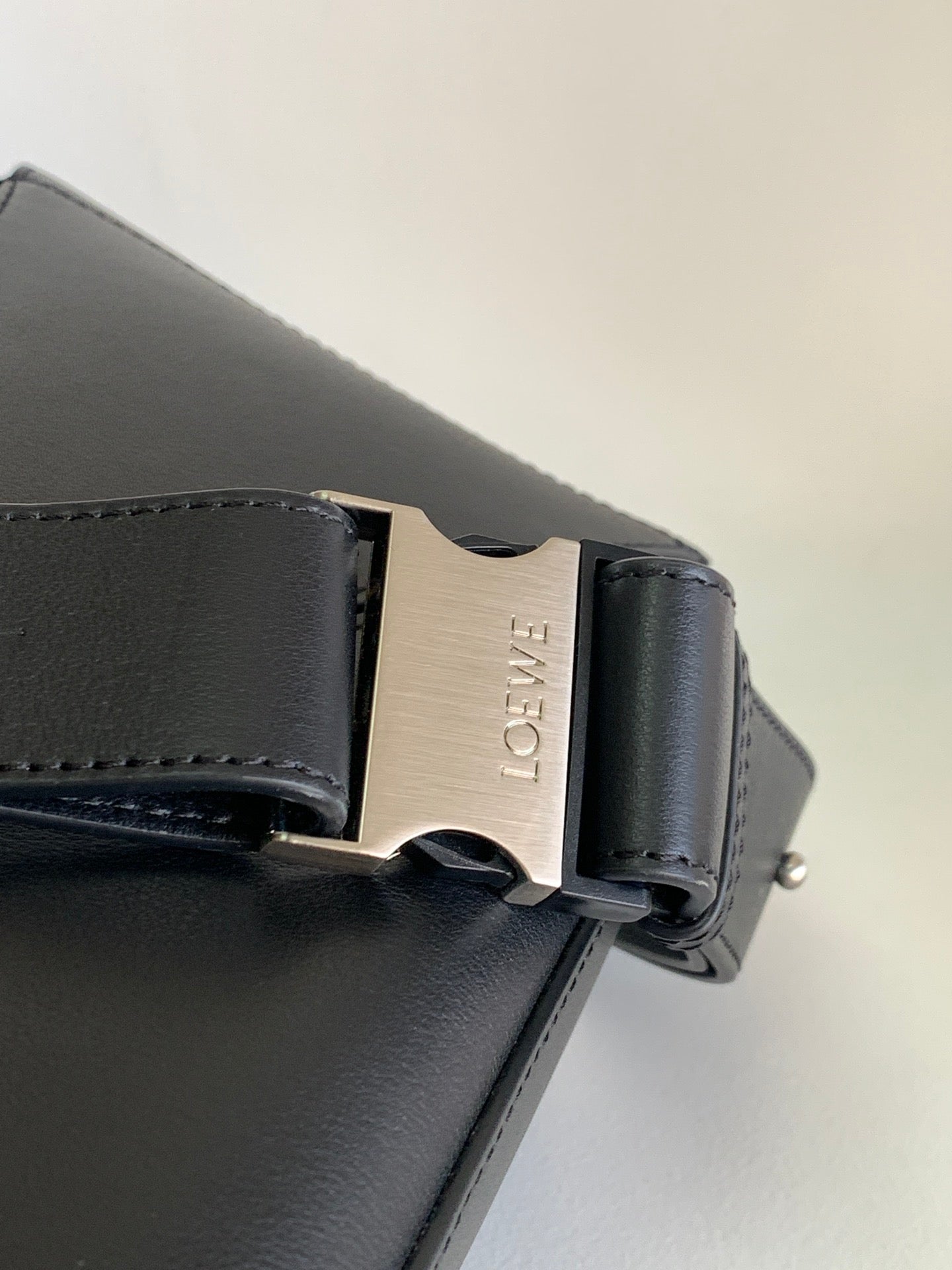 Loew Puzzle Small 24cm Black Leather Belt Bag mysite