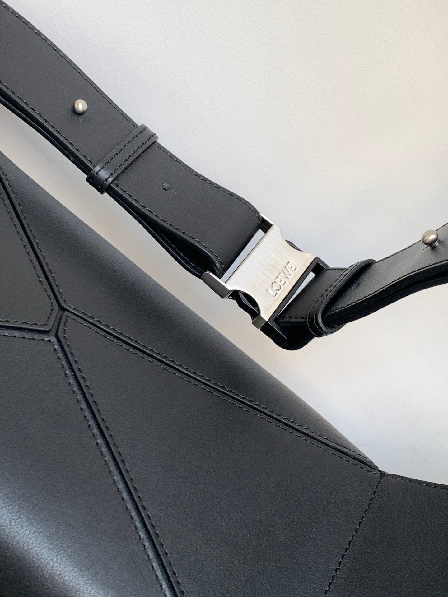 Loew Puzzle Small 24cm Black Leather Belt Bag mysite