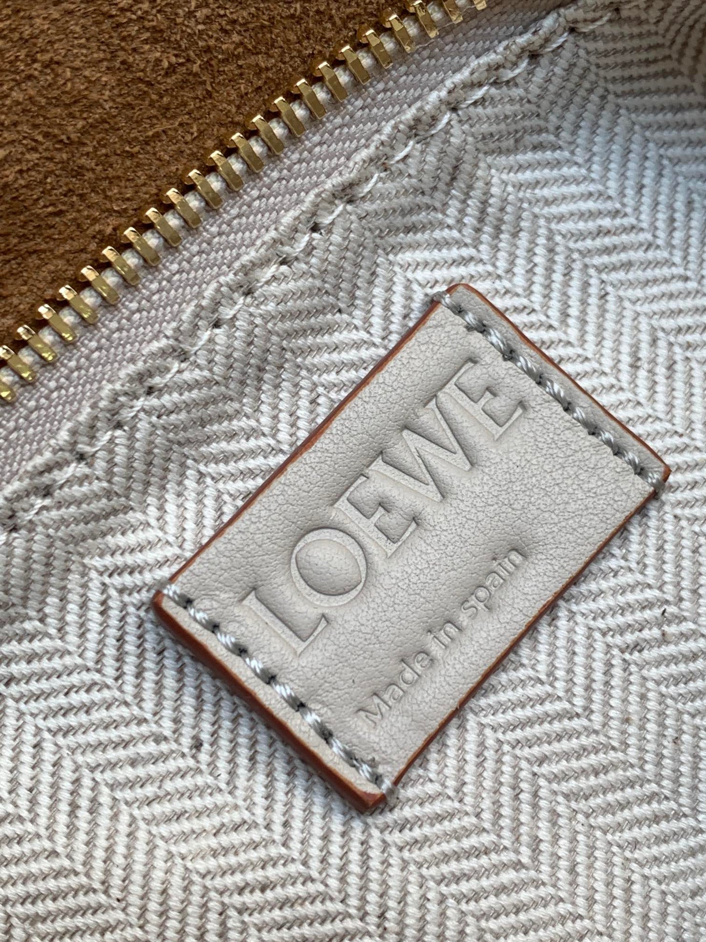 Small Puzzle 24cm bag in soft grained white and tan calfskin mysite