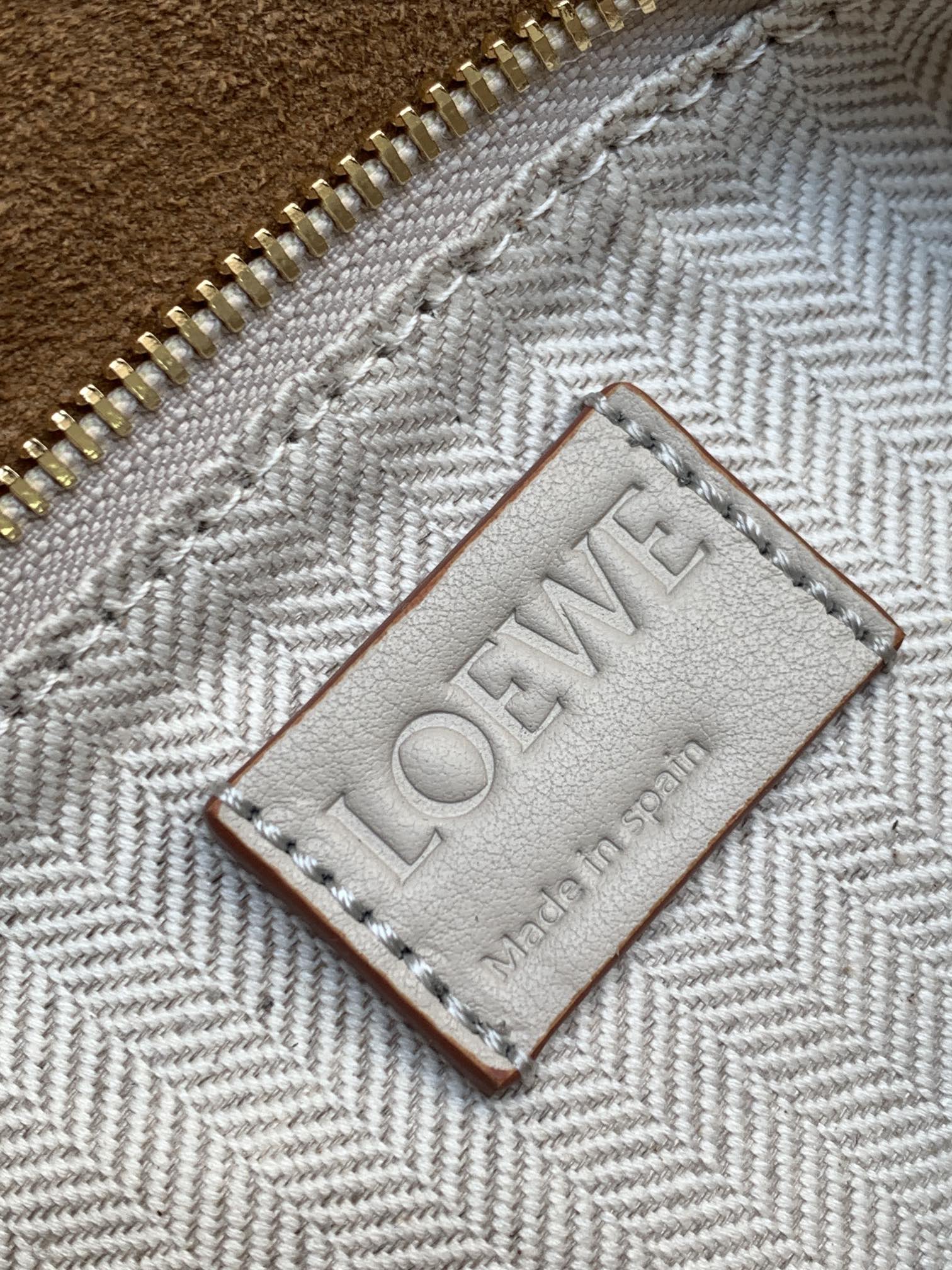 Small Puzzle 24cm bag in soft grained white and tan calfskin mysite