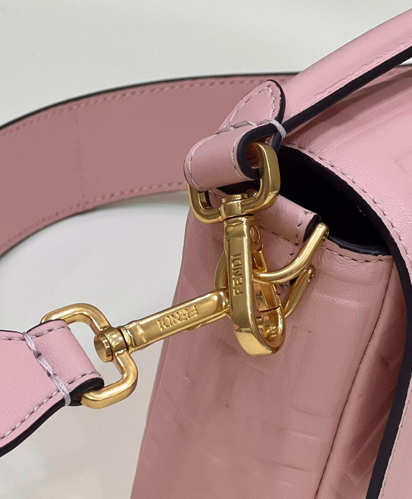 BAGUETTE WITH FF MOTIF 27 IN LIGHT PINK SOFT LAMBSKIN GOLD HARDWARE mysite