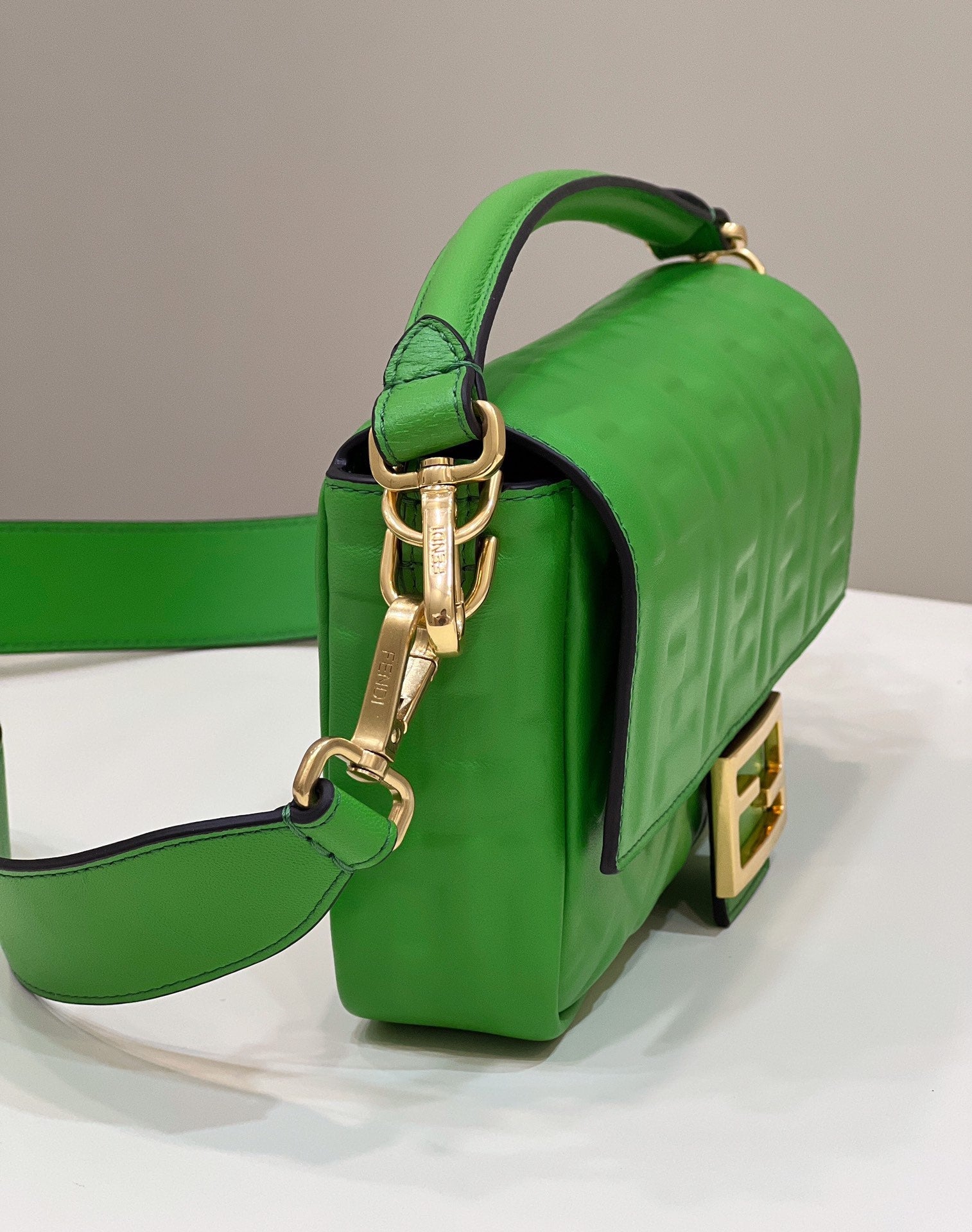 BAGUETTE WITH FF MOTIF 27 IN EMERALD GREEN SOFT LAMBSKIN GOLD HARDWARE mysite