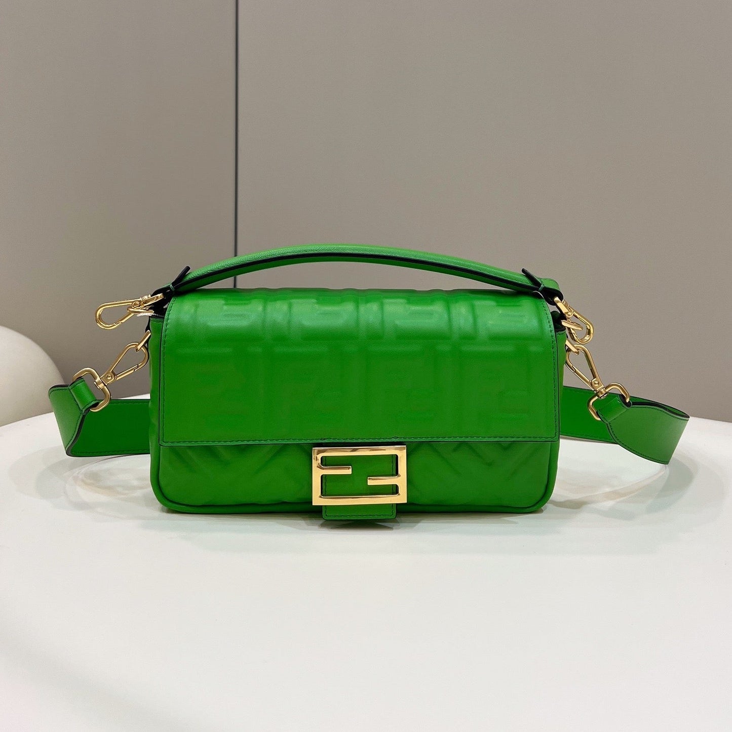 BAGUETTE WITH FF MOTIF 27 IN EMERALD GREEN SOFT LAMBSKIN GOLD HARDWARE mysite