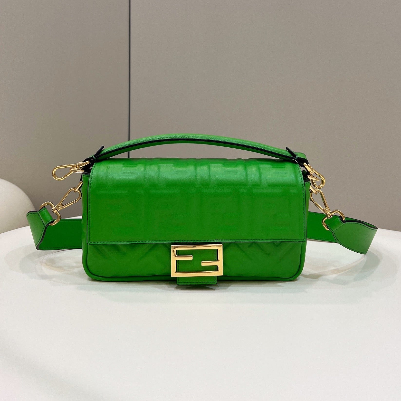 BAGUETTE WITH FF MOTIF 27 IN EMERALD GREEN SOFT LAMBSKIN GOLD HARDWARE mysite