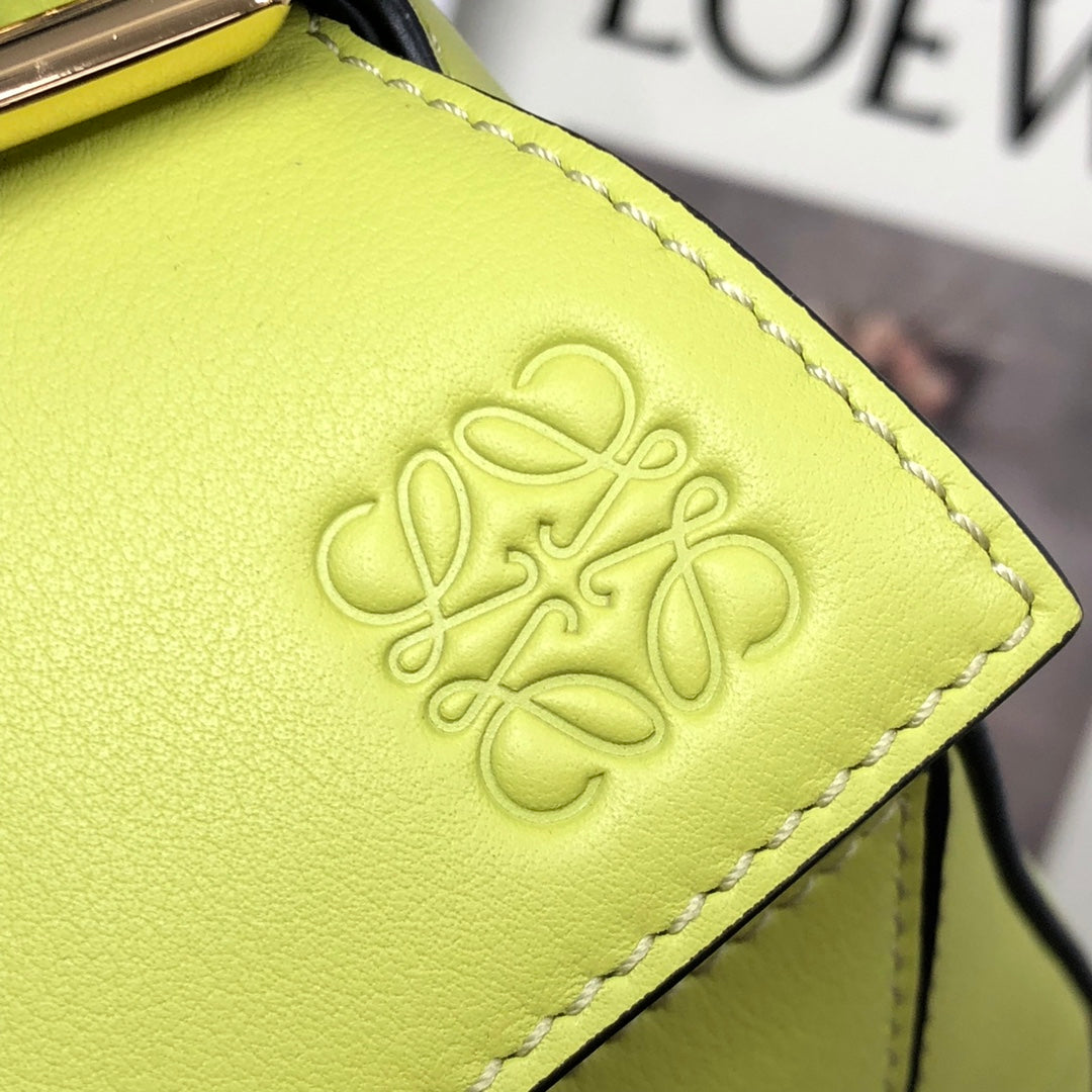 SMALL PUZZLE 24 BAG IN CLASSIC MEADOW GREEN CALFSKIN mysite