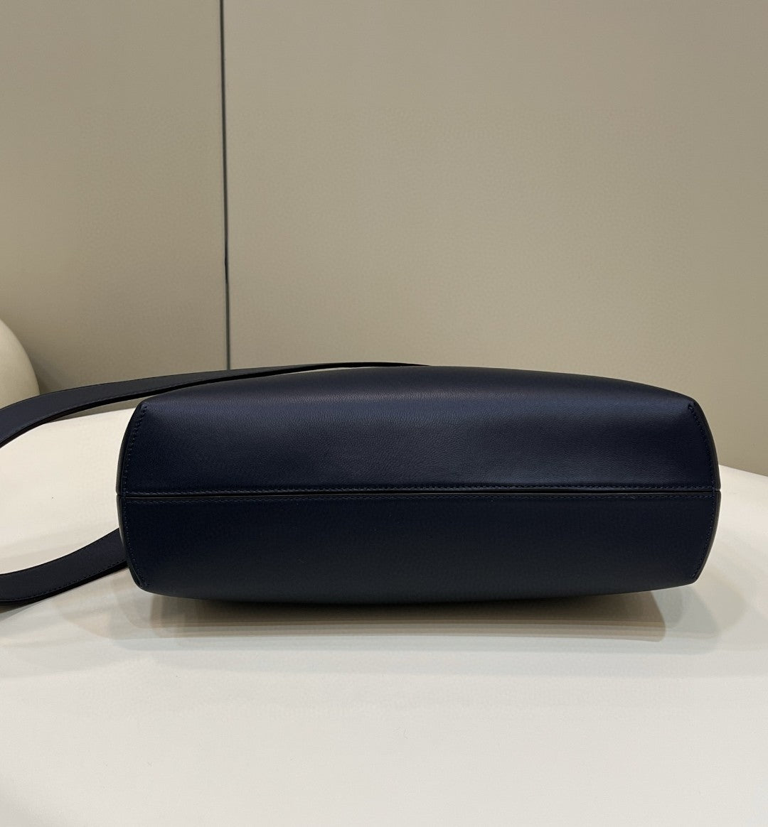 FENDI FIRST SMALL 32 IN BLACK NAPPA LEATHER BAG GOLD HARDWARE mysite