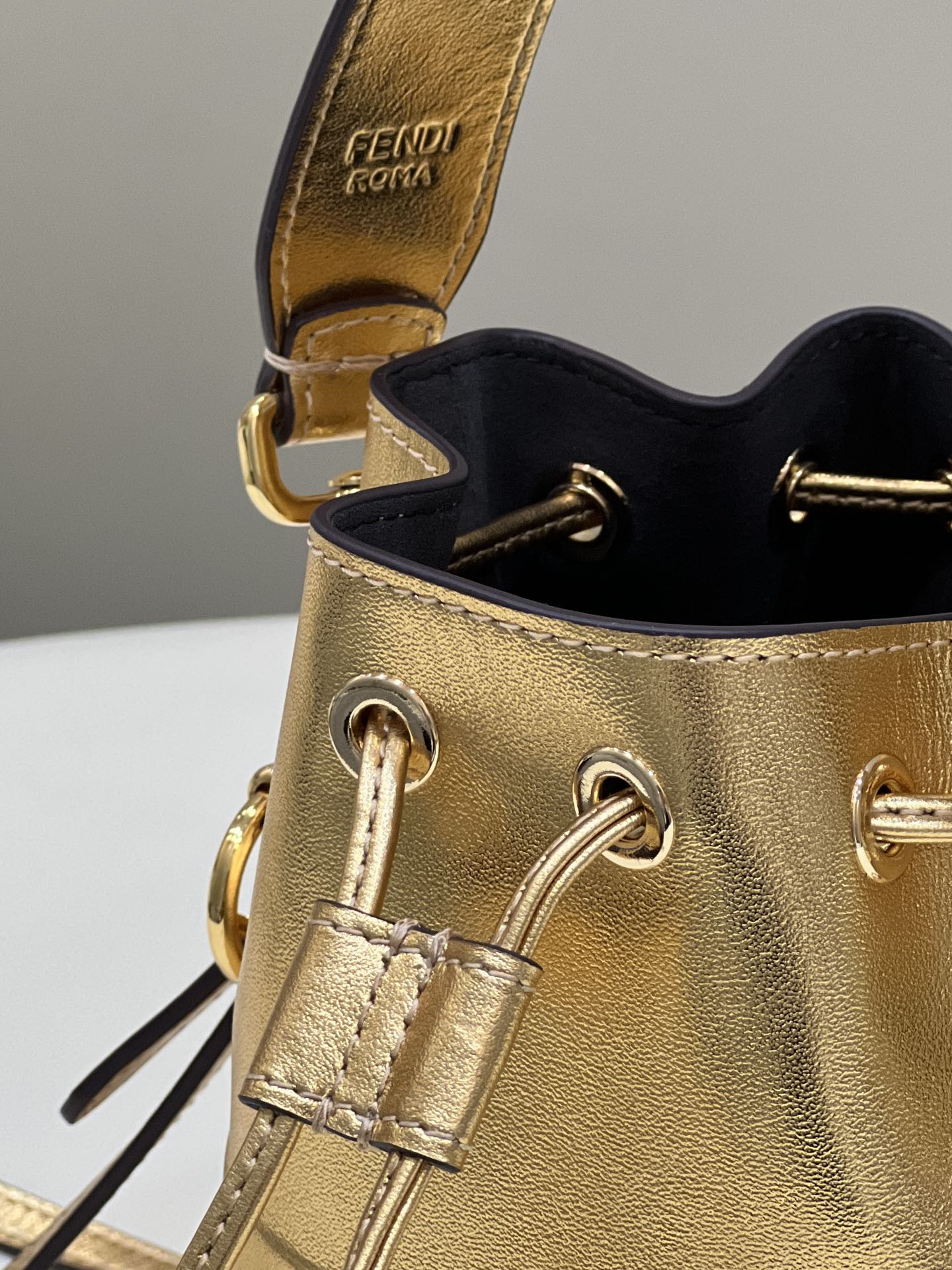 MON TRESOR 18 IN GOLD METALLIC CALFSKIN mysite