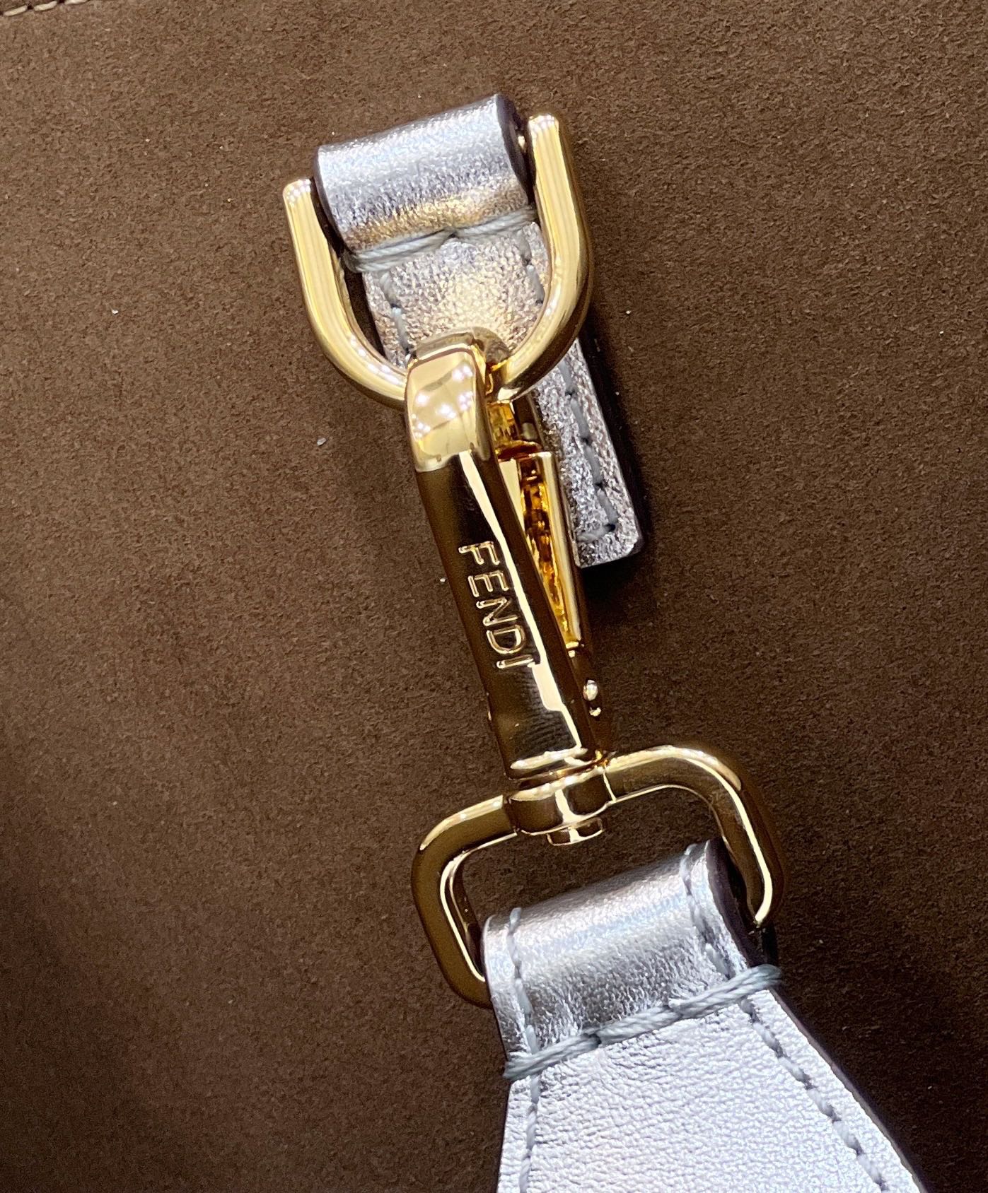 SHINE LARGE 35 TOTE IN SILVER CALFSKIN mysite