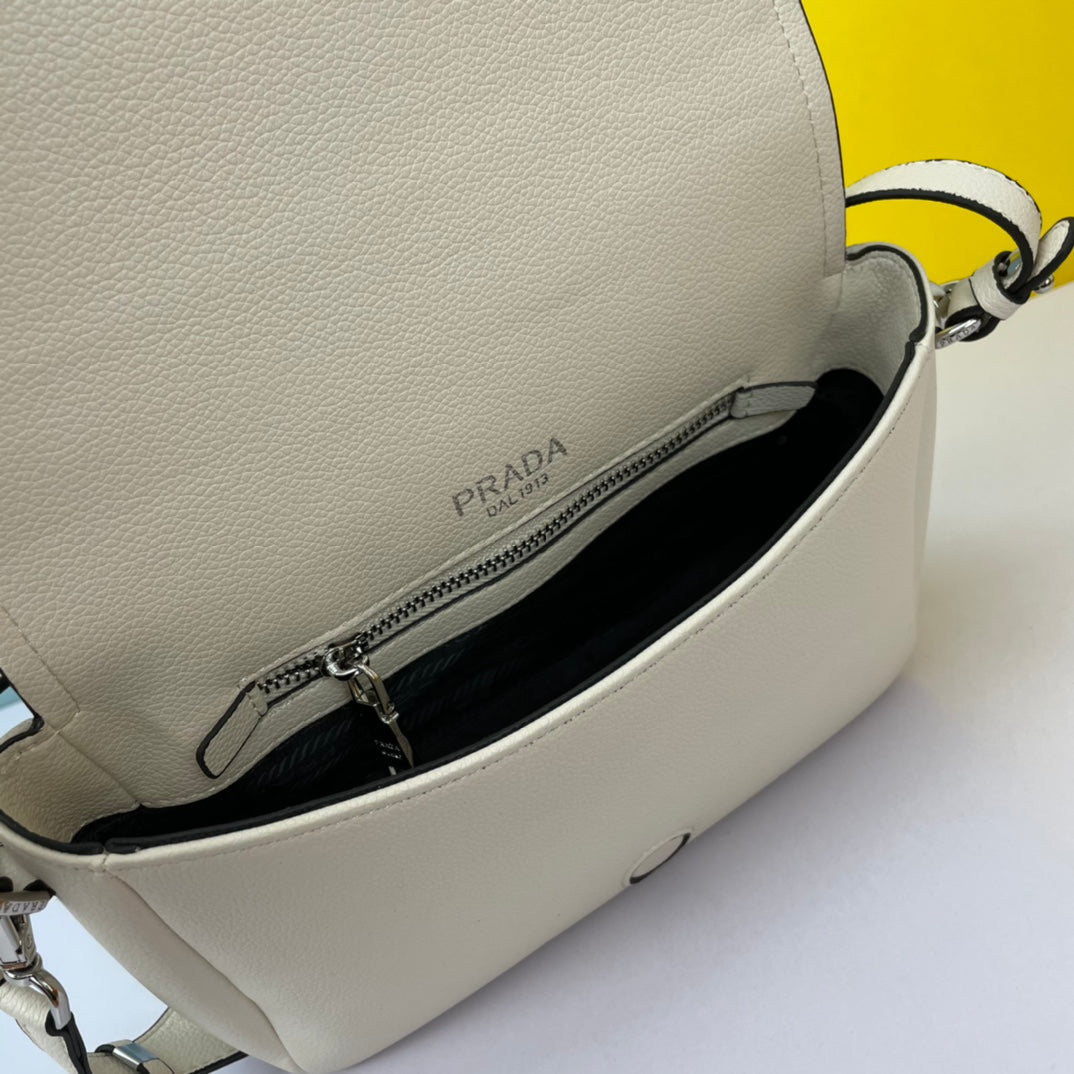PRA 24 BAG WITH STRAP IN WHITE CALFSKIN mysite