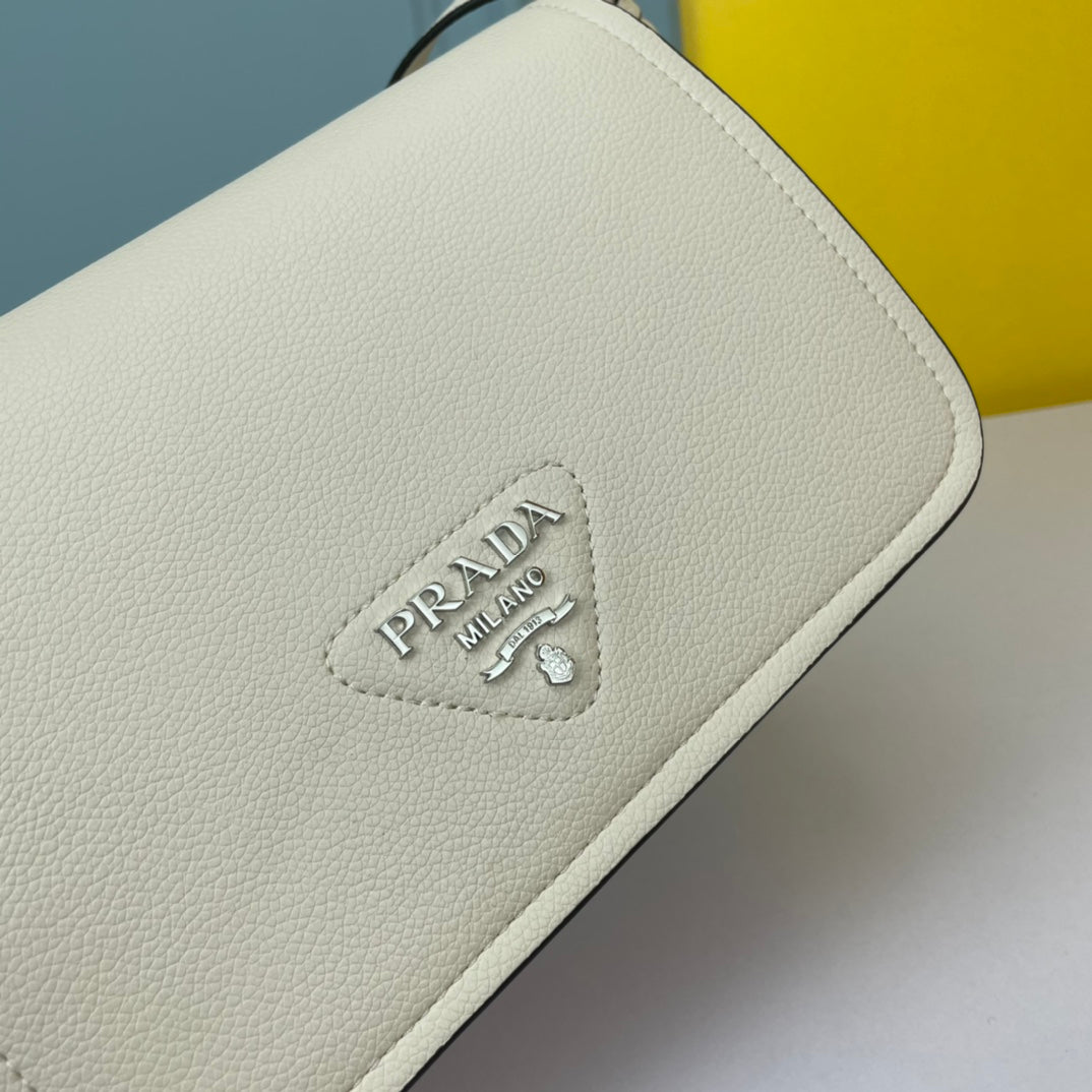 PRA 24 BAG WITH STRAP IN WHITE CALFSKIN mysite