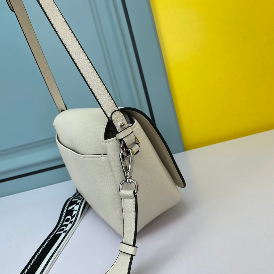 PRA 24 BAG WITH STRAP IN WHITE CALFSKIN mysite
