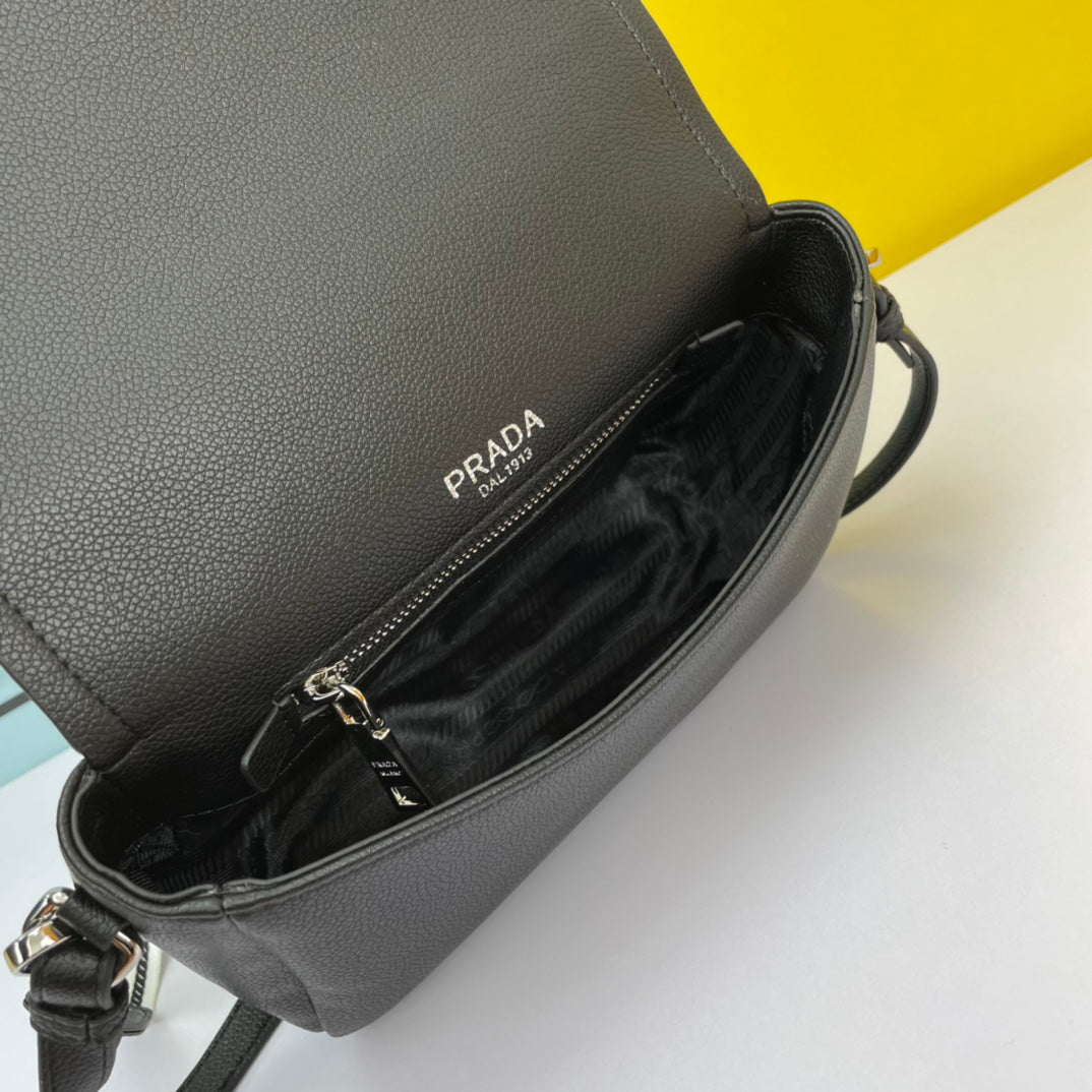PRA 24 BAG WITH STRAP IN BLACK CALFSKIN mysite