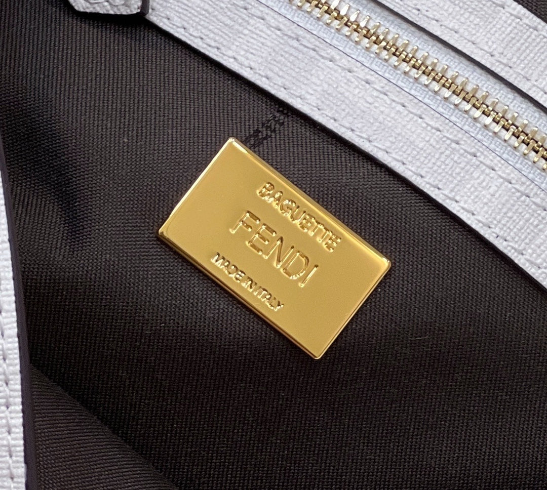FENDI 27 BAGUETTE BAG IN WHITE CALFSKIN ATTACH STICKER GOLD HARDWARE mysite