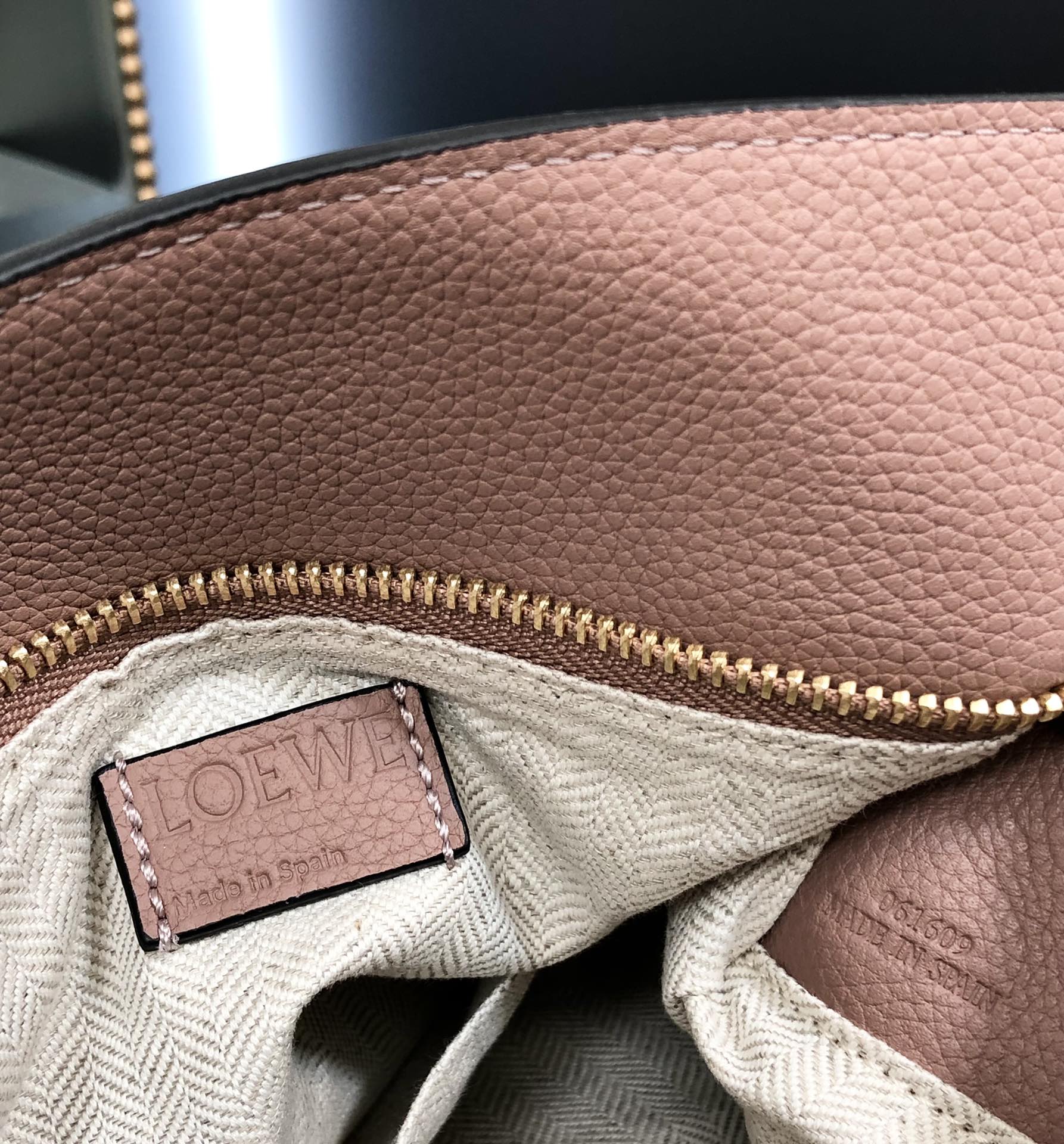 SMALL PUZZLE 24 BAG IN CLASSIC LIGHT PINK CALFSKIN mysite