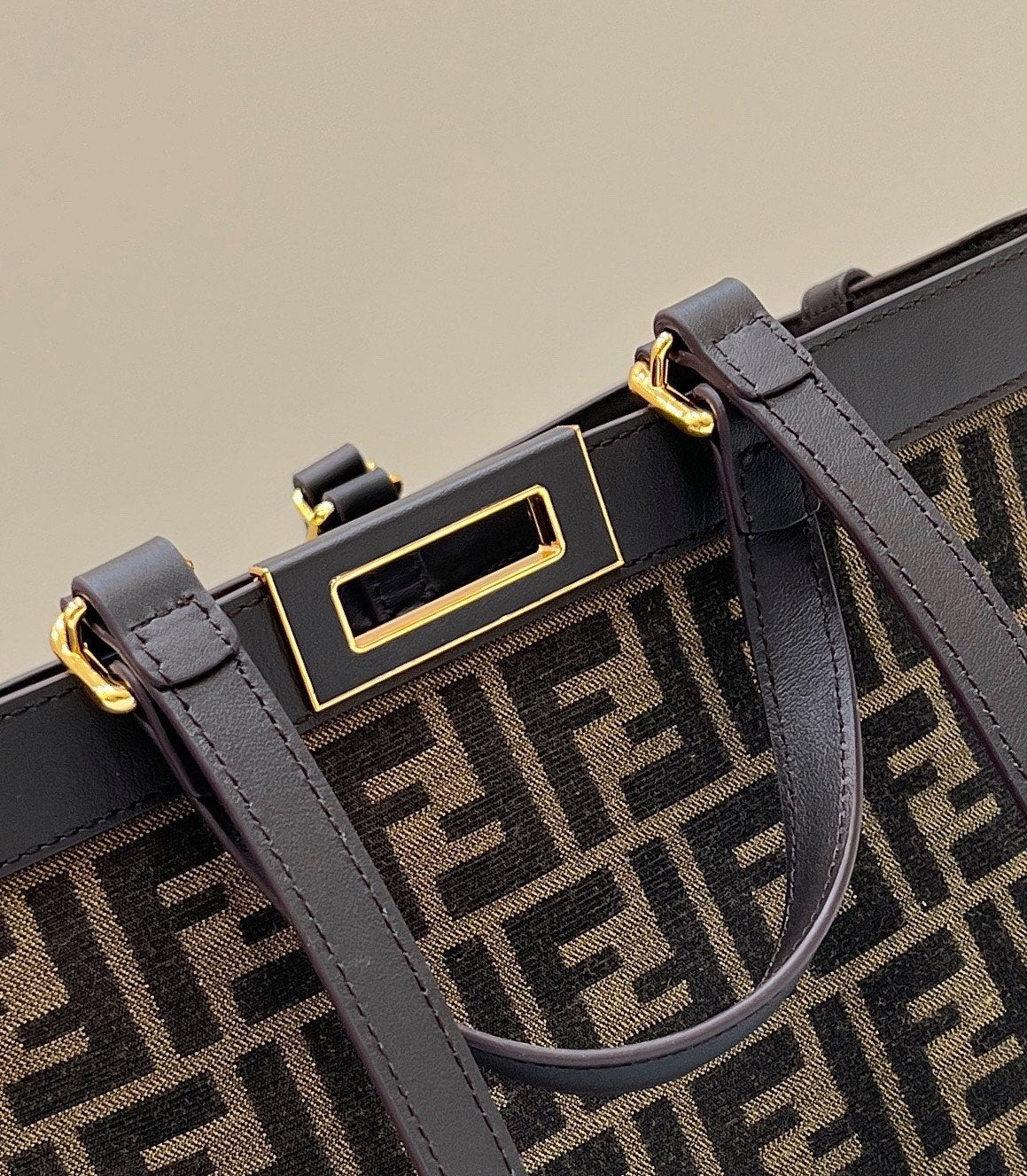 FENDI TOTE 41 BAG IN BROWN MIX BLACK MONOGRAM CANVAS GOLD HARDWARE mysite