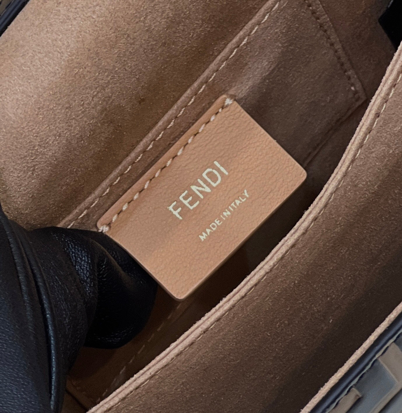 FENDI KANI 19 BAG IN BLACK MIX CHOCOLATE BROWN CALFSKIN WITH GOLD HARDWARE mysite