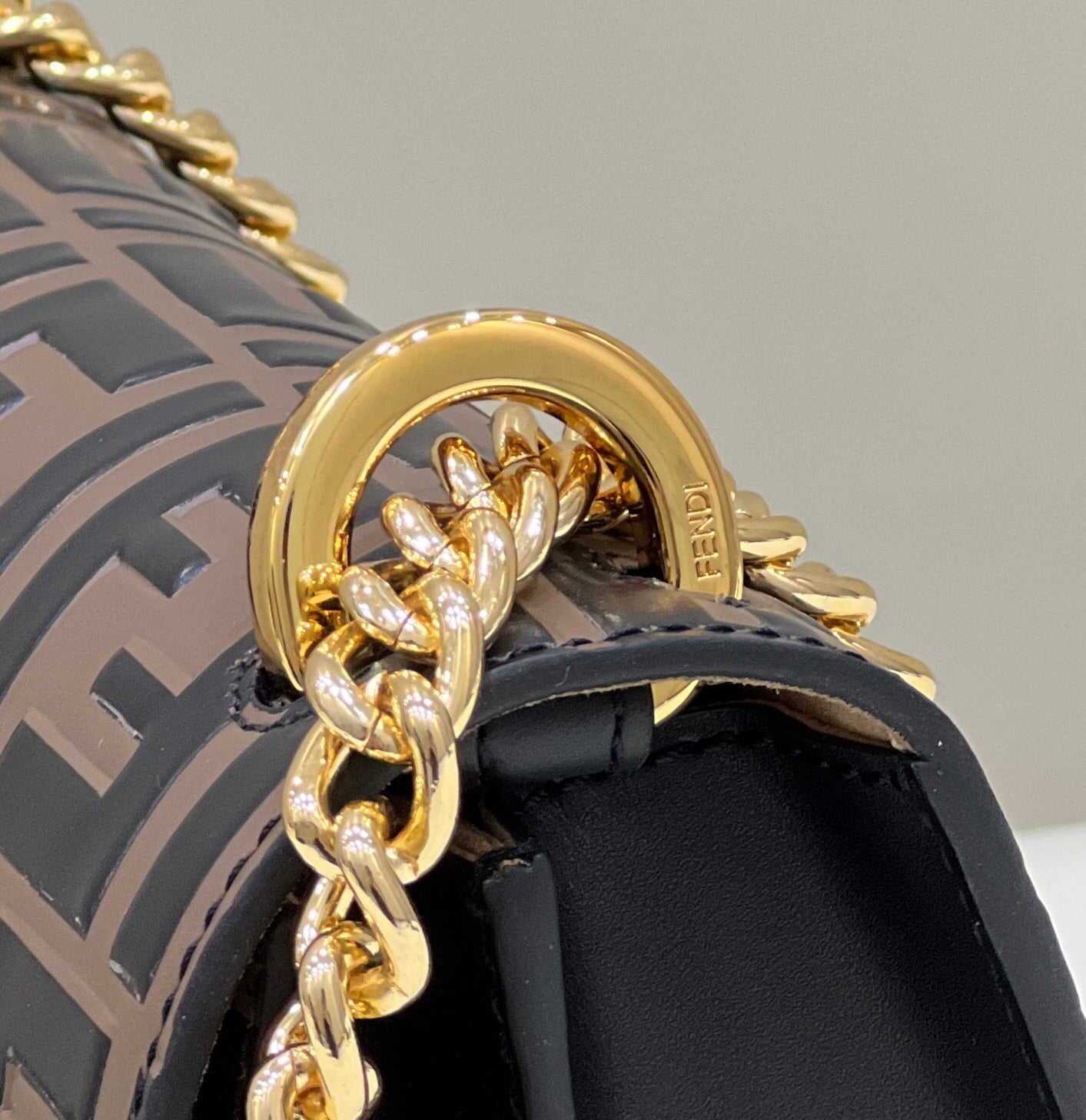 FENDI KANI 19 BAG IN BLACK MIX CHOCOLATE BROWN CALFSKIN WITH GOLD HARDWARE mysite