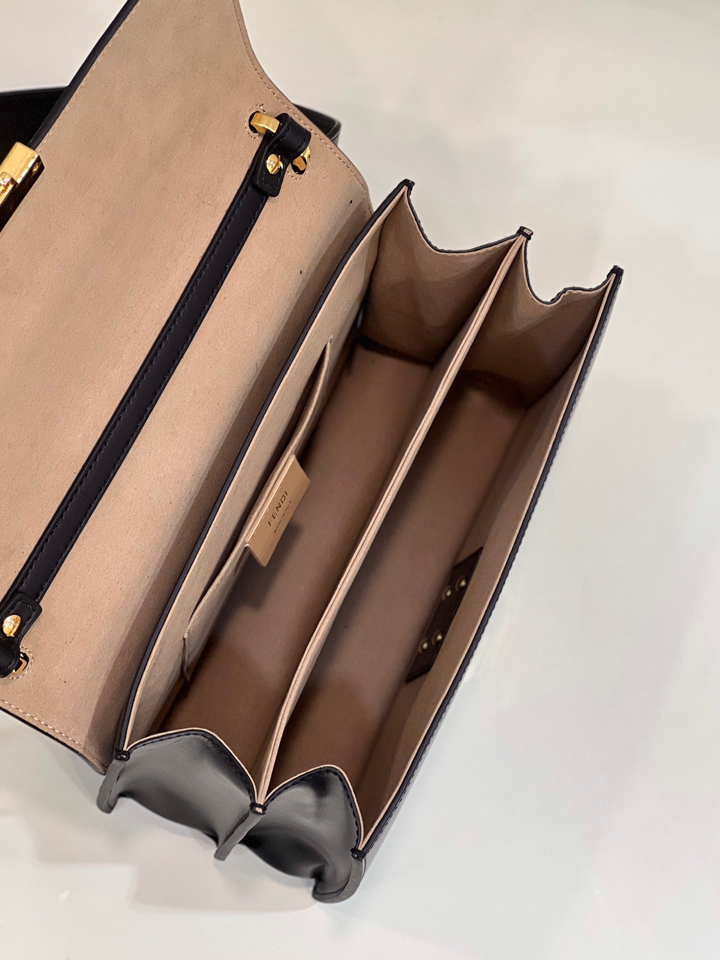 FENDI KANI 26 BAG IN BLACK MIX CHOCOLATE BROWN FFF CALFSKIN WITH GOLD HARDWARE mysite