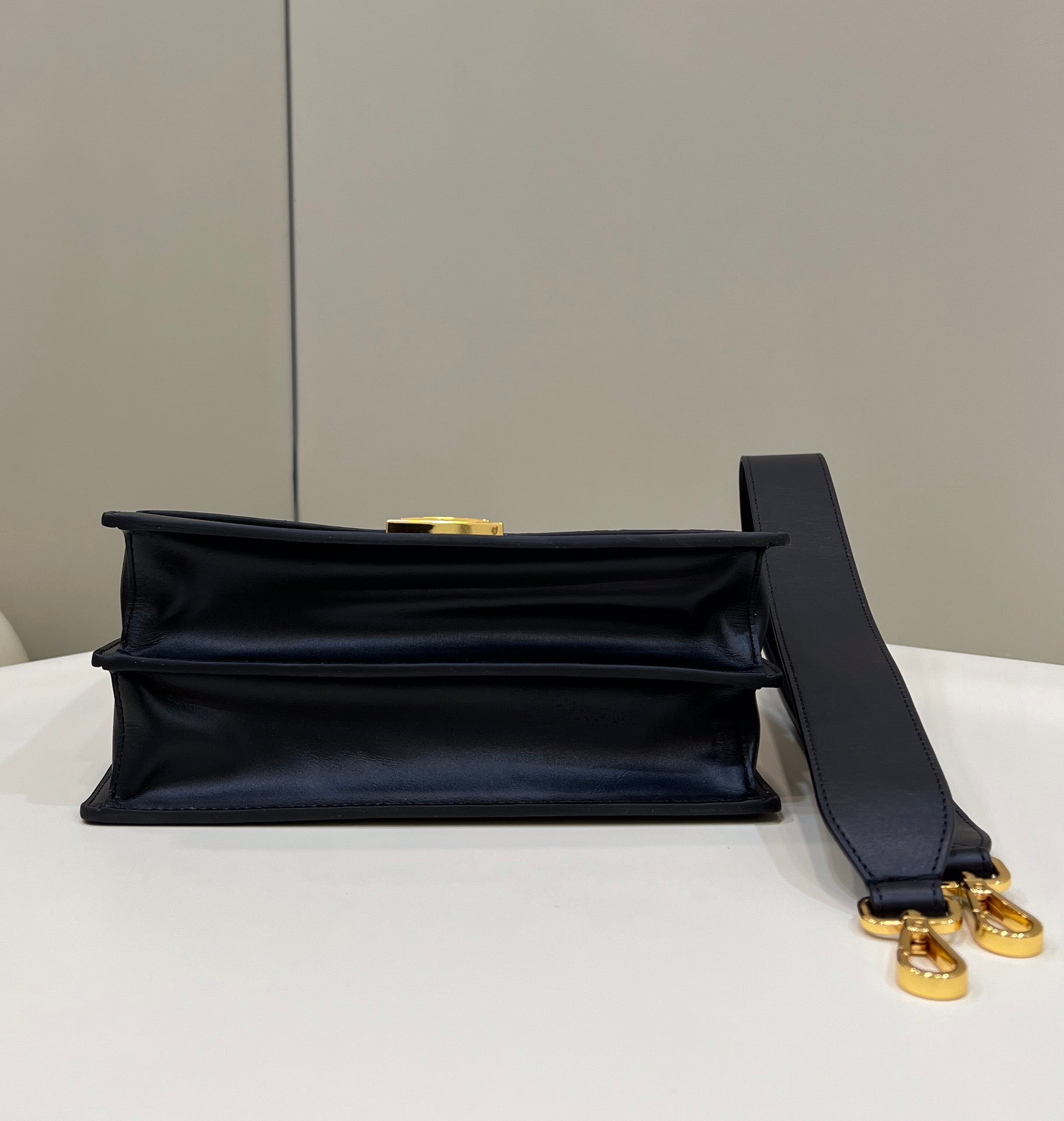 FENDI KANI 26 BAG IN BLACK MIX CHOCOLATE BROWN FFF CALFSKIN WITH GOLD HARDWARE mysite