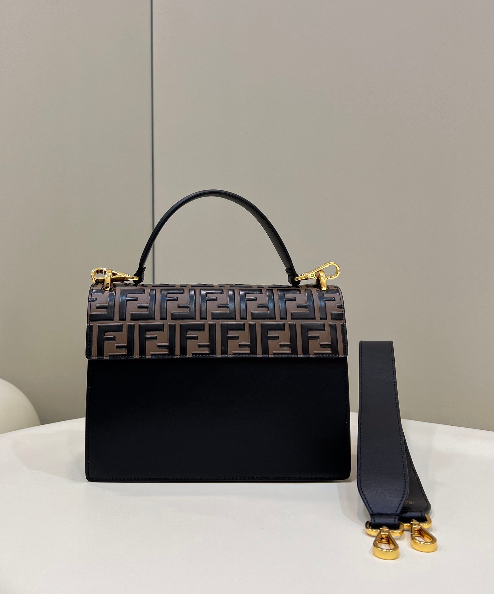 FENDI KANI 26 BAG IN BLACK MIX CHOCOLATE BROWN FFF CALFSKIN WITH GOLD HARDWARE mysite