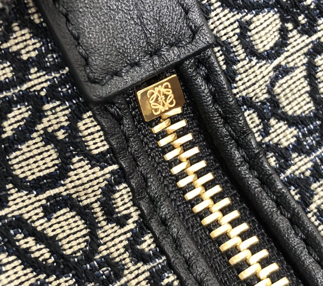 LOE CUBI 21 BAG IN WHITE MIX BLACK ANAGRAM JACQUARD mysite