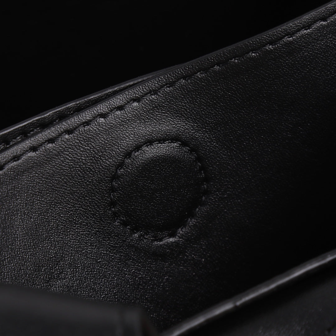 PRA 18 DYNAMIQUE LOGO TOTE BAG IN BLACK CALFSKIN mysite