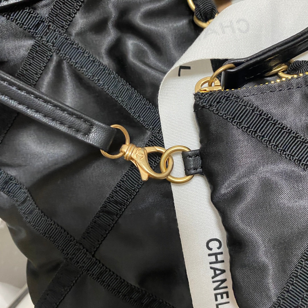 TOTE BAG 44 IN BLACK NYLON GOLD HARDWARE mysite