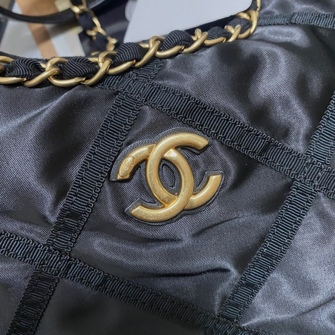 TOTE BAG 44 IN BLACK NYLON GOLD HARDWARE mysite